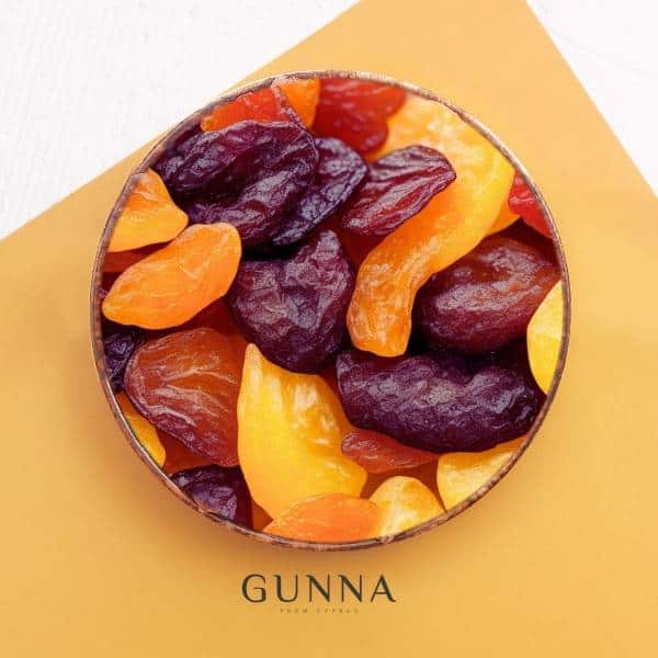 Kuru meyve karışımı, sağlıklı atıştırmalık ve doğal tatlılar için ideal.